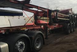 Crane Fruehauf<br>Fixed chassis tri axle skelly