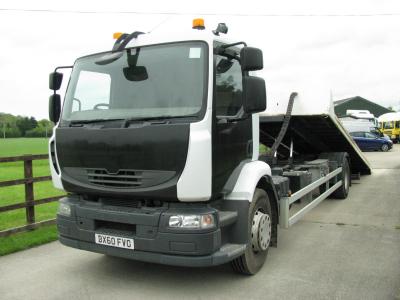 Renault Midlum 18 ton Slideback body
