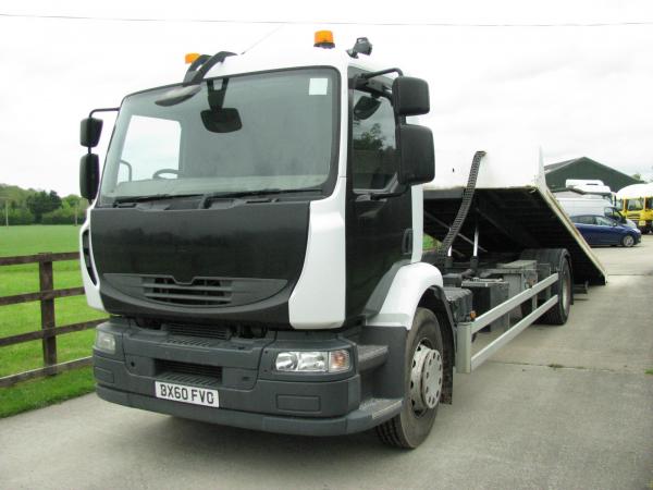 Renault Midlum 18 ton Slideback body